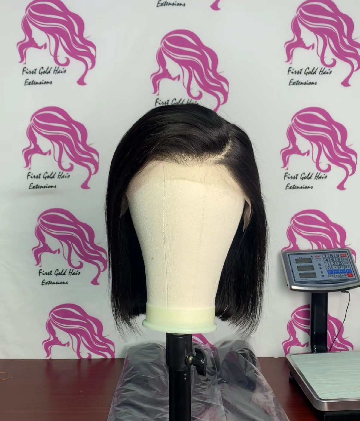 13x4 Frontal Lace Bob Wig 12 Inch — Side Parting