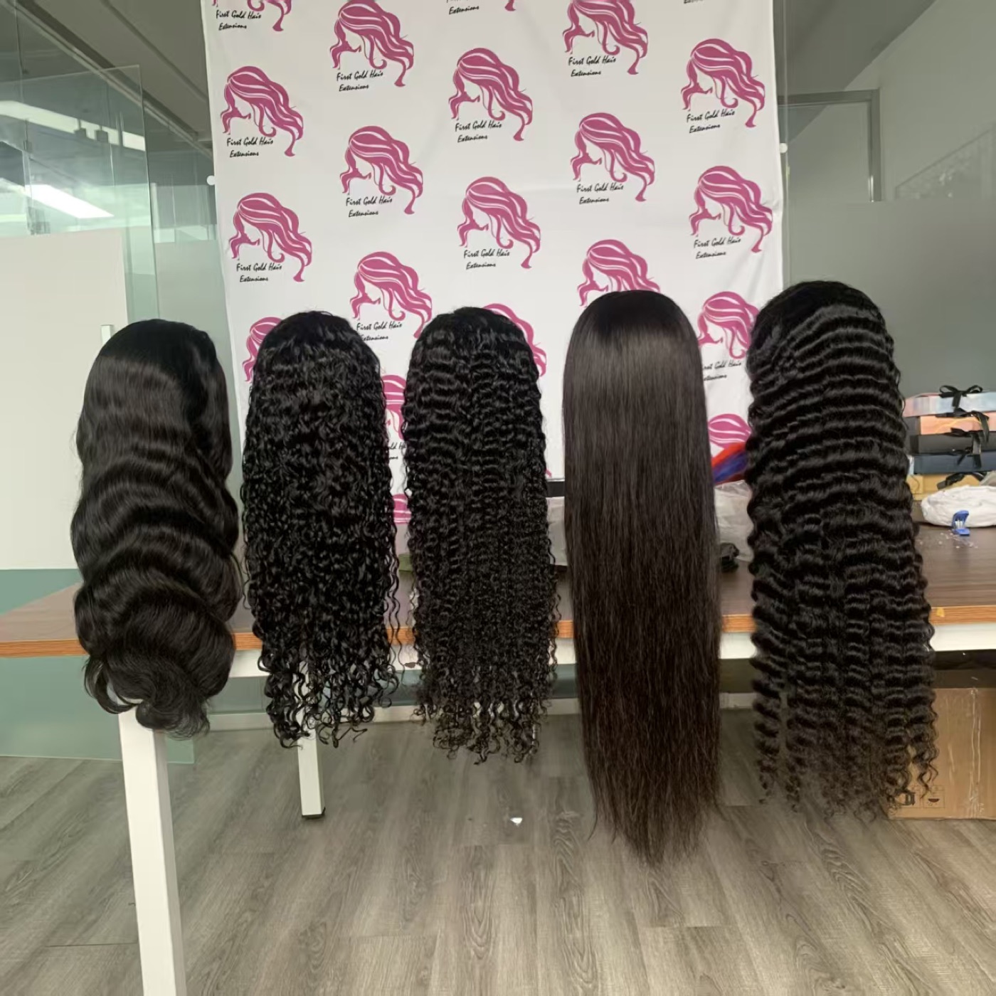 Glueless Wig Deal — Natural Black Body Wave